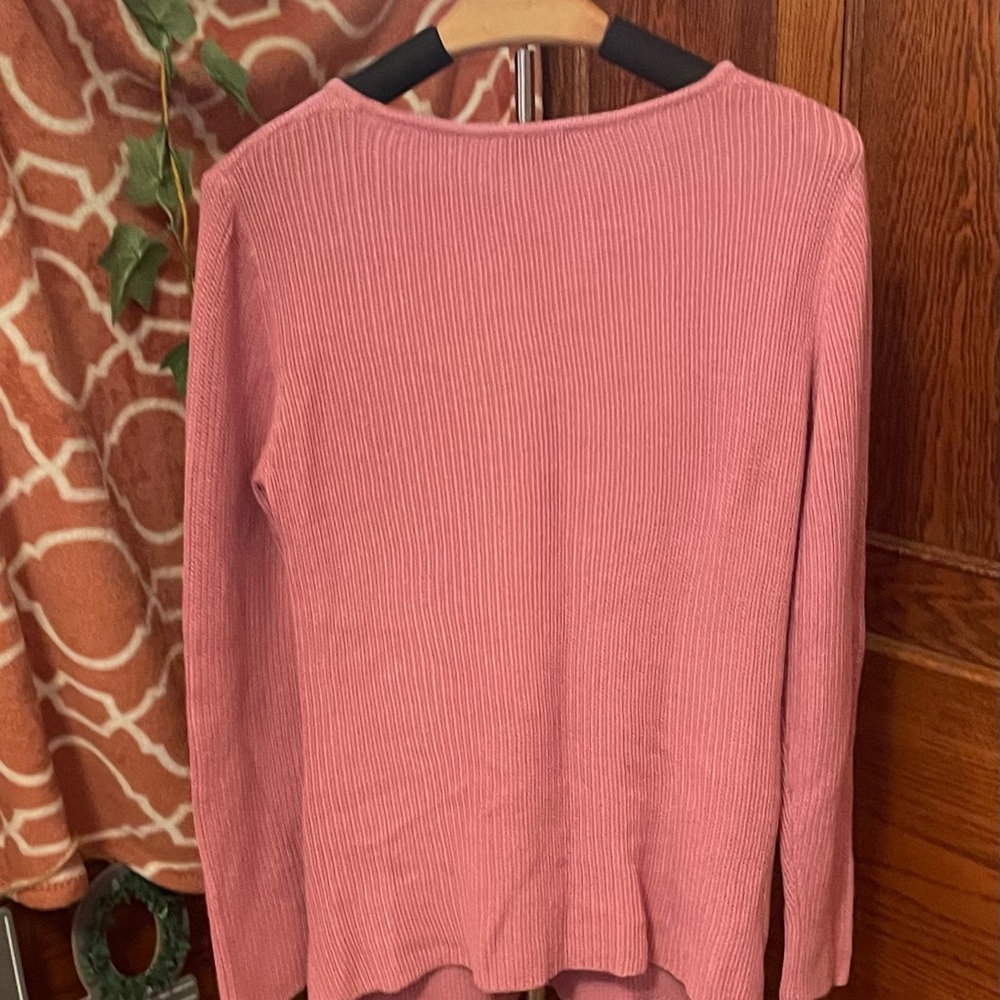 COLLECTION L Women’s Size 4 Mauve Pink Knit Sweater with Button Detail - Picture 4 of 5
